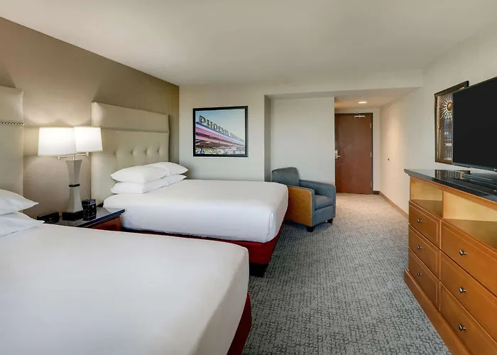 Hotel Drury & Airport 4*
