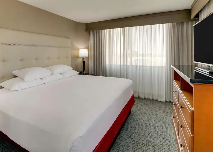 Drury & Airport Hotel 4*