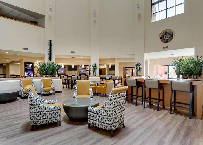 Hotel Drury & Airport 4*