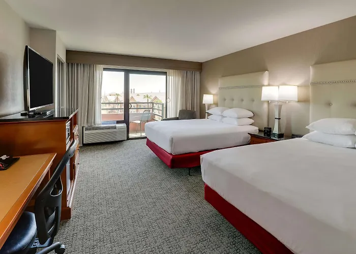 Hotel Drury & Airport