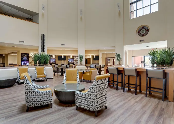 Drury & Airport Hotel 4*