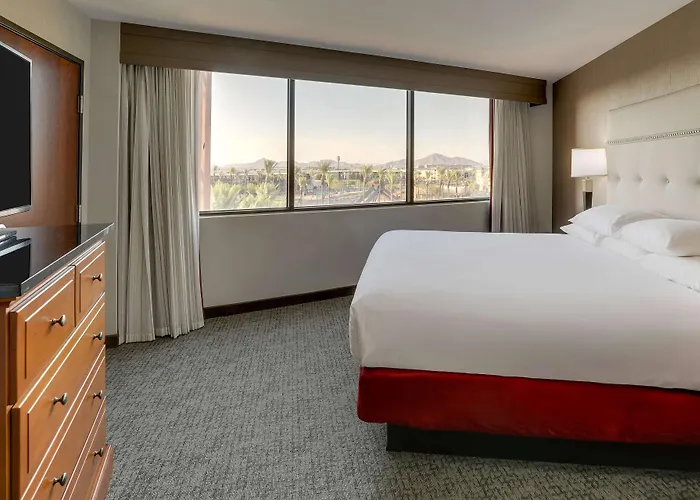 Hotel Drury & Airport 4*